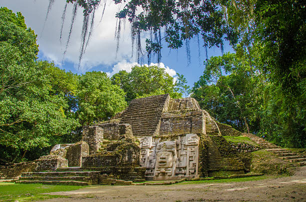 Lamanai Ruins in Belize Deep in the forest of Belize ancient rions of the Mayas maya temple stock pictures, royalty-free photos & images