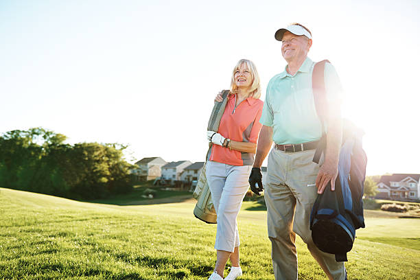 que está decidido a ganar hoy - retirement golfer happiness relaxation fotografías e imágenes de stock