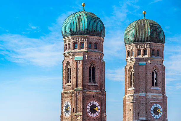 münchen, deutschland – frauenkirche - cathedral of our lady stock-fotos und bilder