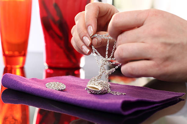 istock Jeweler repair chain 501705650