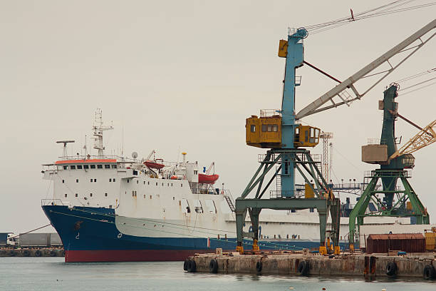 sea port - yevpatoria - fotografias e filmes do acervo