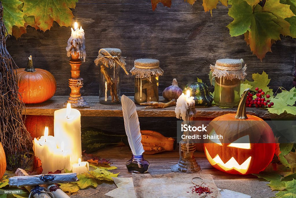 Bruxa tabela com Abóbora de halloween - Royalty-free Abóbora-Menina - Cucúrbita Foto de stock
