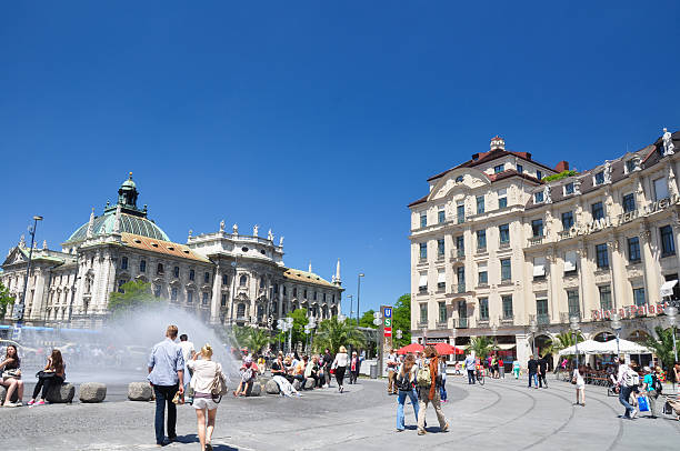 karlsplatz (stachus), monaco di baviera, germania - karlsplatz foto e immagini stock