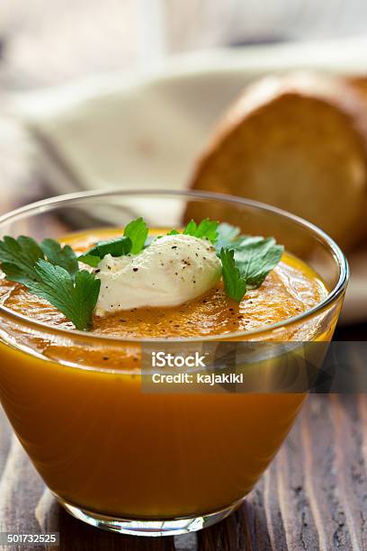 Sopa De Zanahoria Foto de stock y más banco de imágenes de Alimento - Alimento, Cena, Comida del mediodía