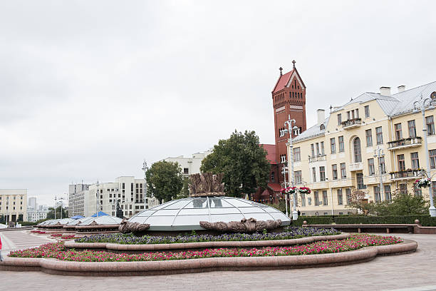 istock Red Church and Nezalezhnascy Square 501766234