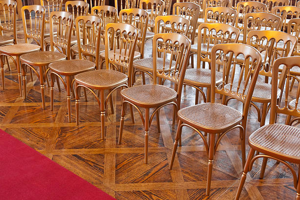 filas de sillas - palace stage theater vehicle interior indoors fotografías e imágenes de stock