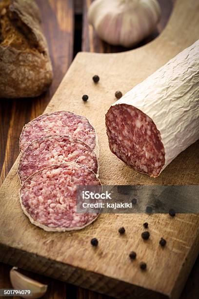 Salame Foto de stock y más banco de imágenes de Ajo - Ajo, Alimento, Aperitivo - Plato de comida