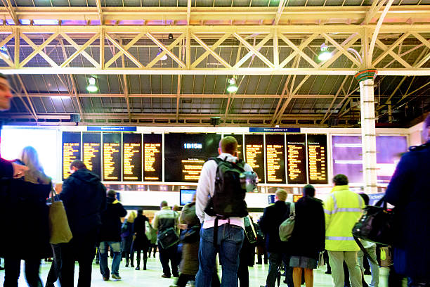 черинг кросс станции, london - train lines сто�ковые фото и изображения