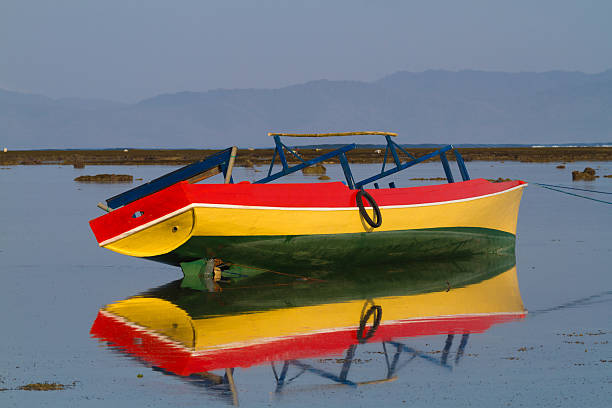 istock Old Boats at the Shallow Time 501812561