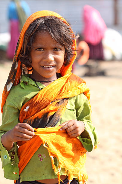 jolie fille indienne rural - child facial expression asian and indian ethnicities asia photos et images de collection