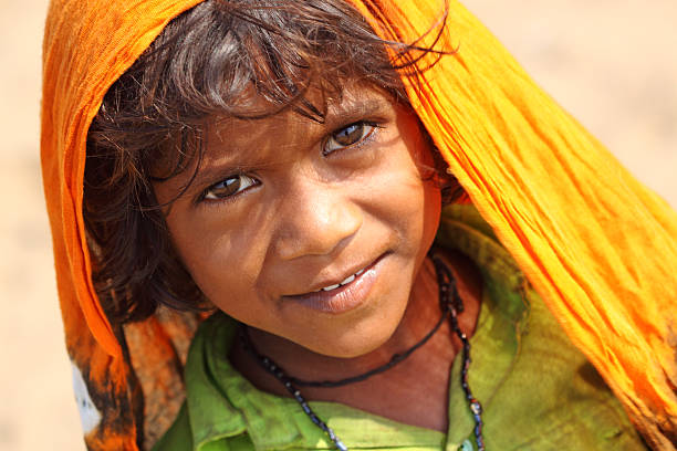 linda chica la india rural - child asian and indian ethnicities facial expression asia fotografías e imágenes de stock