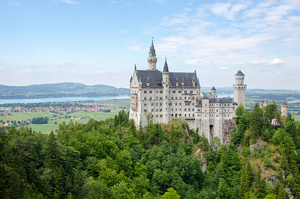 château de neuschwanstein, bavière, allemagne - neuschwanstein photos et images de collection