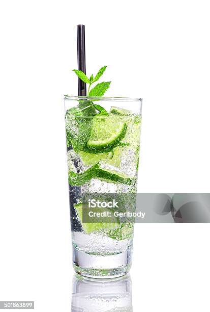 Mojito Con Lime E Menta - Fotografie stock e altre immagini di Mojito - Mojito, Sfondo bianco, Disinvolto