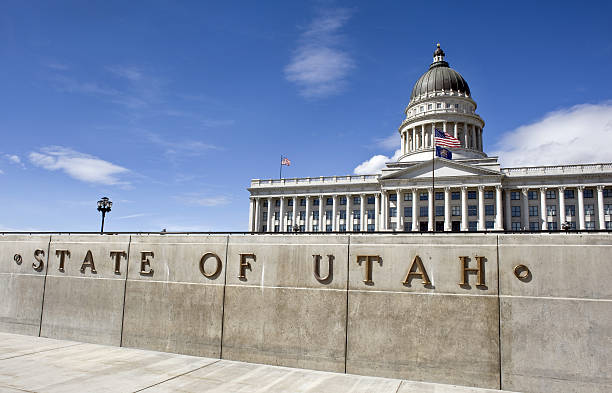 el edificio del capitolio del estado de utah. - state representatives fotografías e imágenes de stock