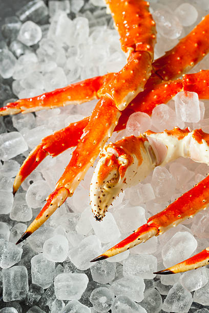 istock Cooked Organic Alaskan King Crab Legs 501882244