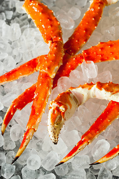 istock Cooked Organic Alaskan King Crab Legs 501882264