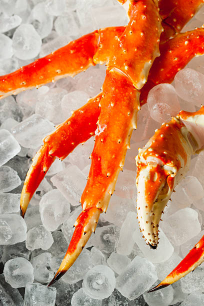 istock Cooked Organic Alaskan King Crab Legs 501882278