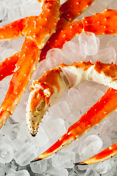 istock Cooked Organic Alaskan King Crab Legs 501882352