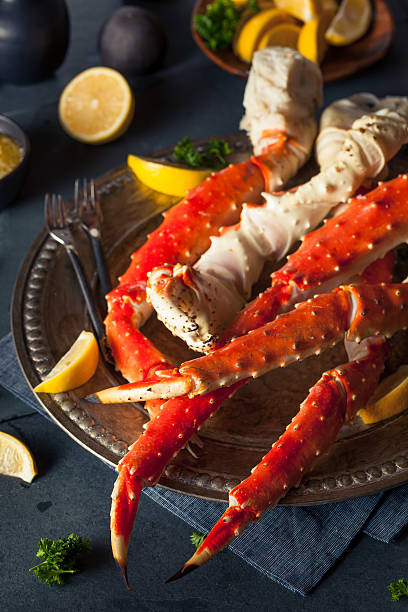istock Cooked Organic Alaskan King Crab Legs 501882486