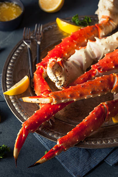 istock Cooked Organic Alaskan King Crab Legs 501882504