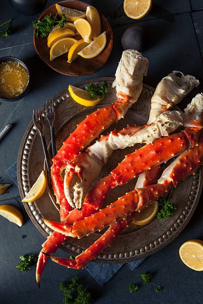 istock Cooked Organic Alaskan King Crab Legs 501882510