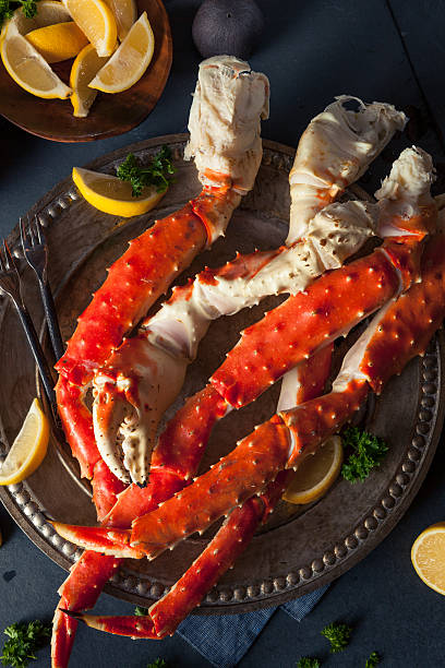 istock Cooked Organic Alaskan King Crab Legs 501882540