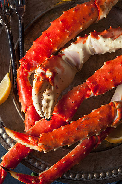istock Cooked Organic Alaskan King Crab Legs 501882578