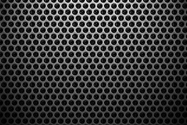 fer noir texture de grille de haut-parleur. arrière-plan industriel. - harsh lighting audio photos et images de collection