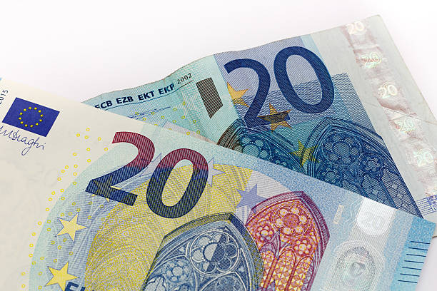 istock Old and New twenty 20 euro banknote bill front 501907328