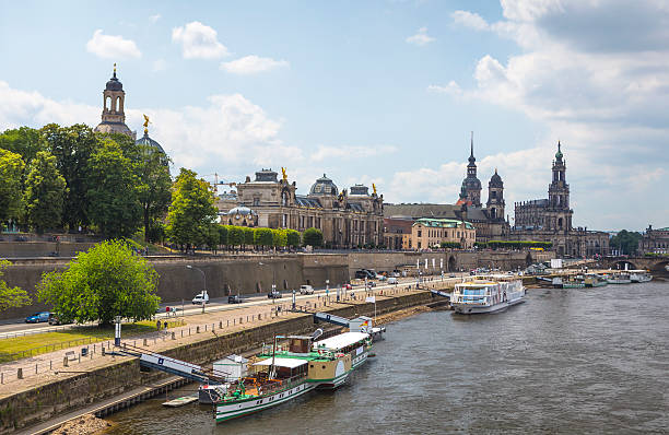 istock Tourist boats on Elbe River in Dresden 501911122