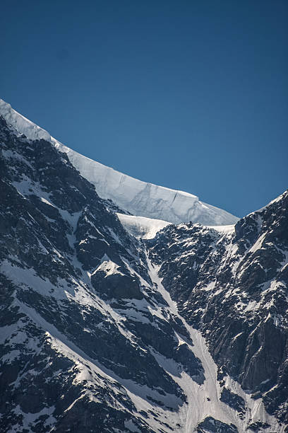 o monte rosa dos alpes - liskamm imagens e fotografias de stock