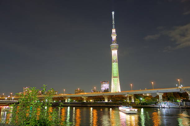 istock Tokyo sky tree and sightseeing boat 501975096