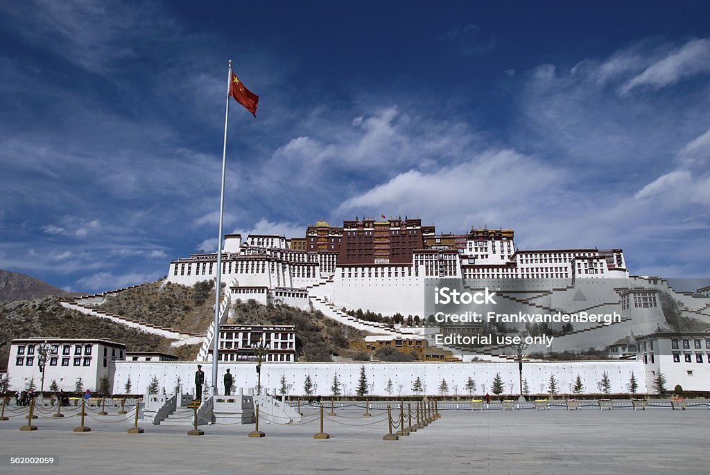 Bandera de China en el Tíbet. - Foto de stock de Bandera libre de derechos