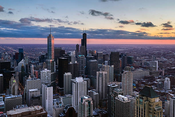 istock Downtown Chicago in the evening 502022823