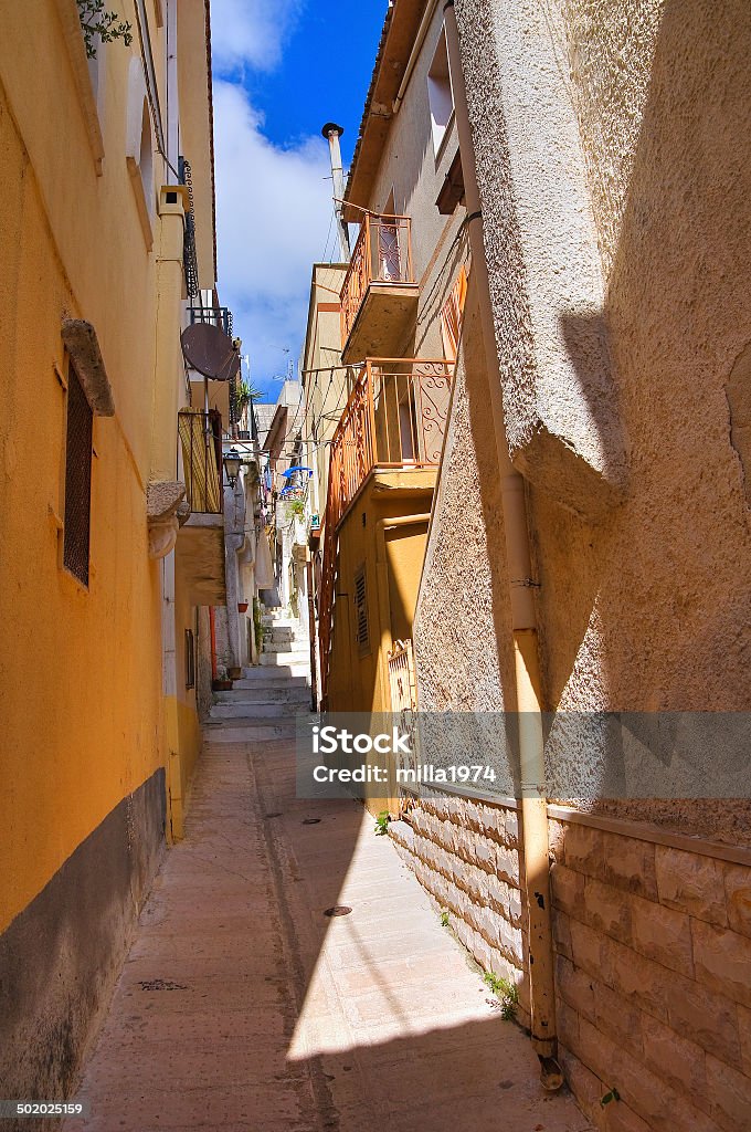 Alleyway. Ischitella. Puglia. Italy. Alley Stock Photo
