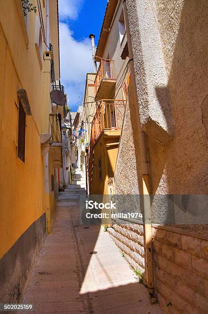 Alleyway Ischitella Puglia Italy Stock Photo - Download Image Now - Alley, Architecture, Balcony