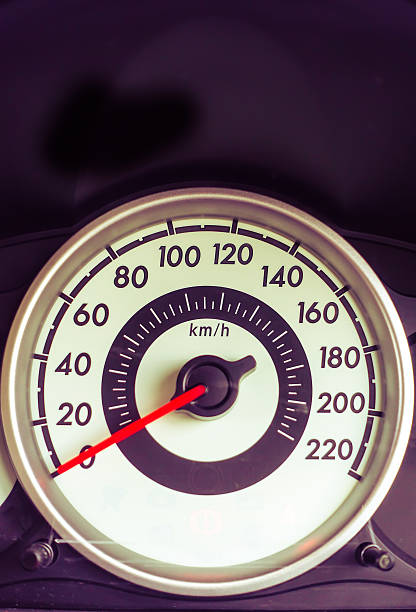 車のスピードメーター - dashboard speedmeter km speedometer ストックフォトと画像