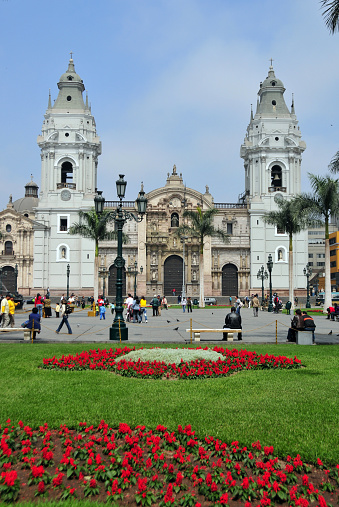 Lima, Peru: the Cathedral and flowers on Plaza de Armas - Francisco Pizarro's remains are in the interior - Spanish colonial architecture - photo by M.Torres