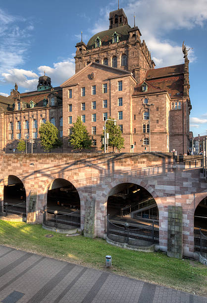 nuremberg teatro de la ópera y u-bahn estación - berlin germany gendarmenmarkt schauspielhaus germany fotografías e imágenes de stock