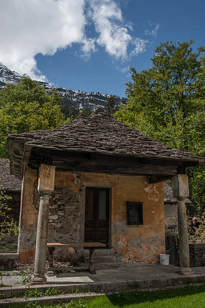 o monte rosa dos alpes - liskamm imagens e fotografias de stock