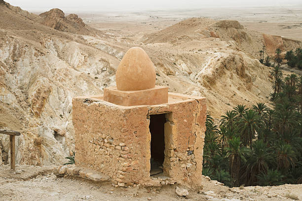 istock House in the Sahara 502075026