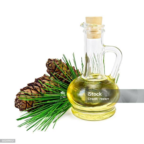 Öl Cedar Mit Hütchen Stockfoto und mehr Bilder von Abnehmen - Abnehmen, Ast - Pflanzenbestandteil, Baum