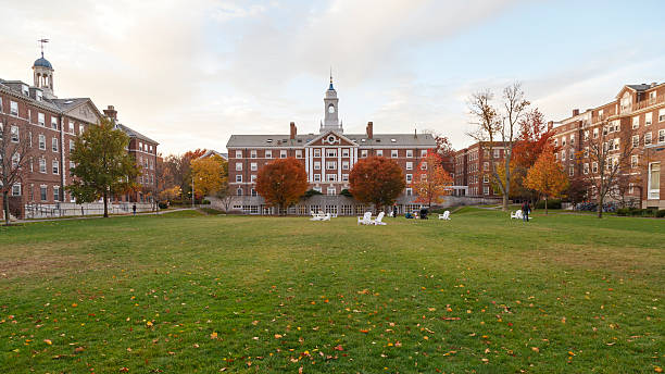 harvard przycumuje hall - cambridge massachusetts boston university zdjęcia i obrazy z banku zdjęć