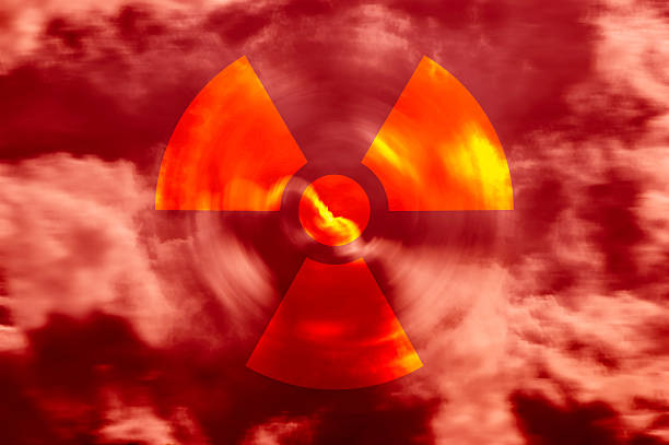 symbole de radioactivité air - biologic photos et images de collection