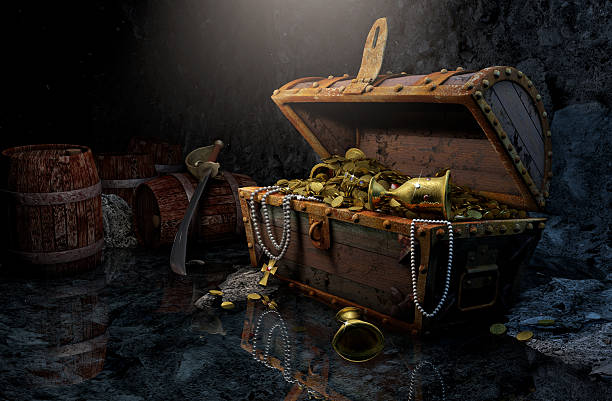 Pirate's chest Pirate's chest in a dark cave vintage gold jewelry stock pictures, royalty-free photos & images