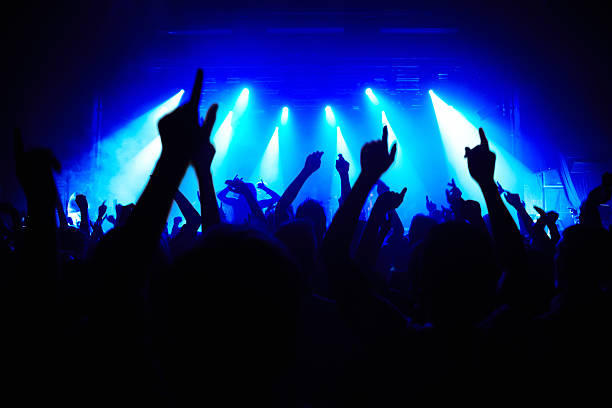 istock Gatting caught up in it all 502130605