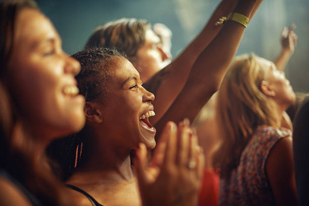 o melhor fãs uma banda poderia querer - cheering crowd spectator audience - fotografias e filmes do acervo