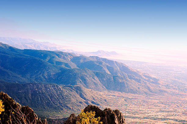 new mexico, sandia mountains - new mexico landscape sky ethereal stock-fotos und bilder