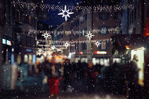 weihnachtsmarkt in der schweiz, in chur - chur stock-fotos und bilder
