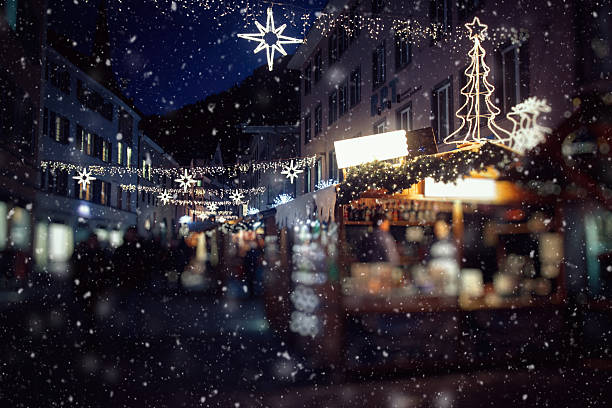 weihnachtsmarkt in der schweiz, in chur - chur stock-fotos und bilder